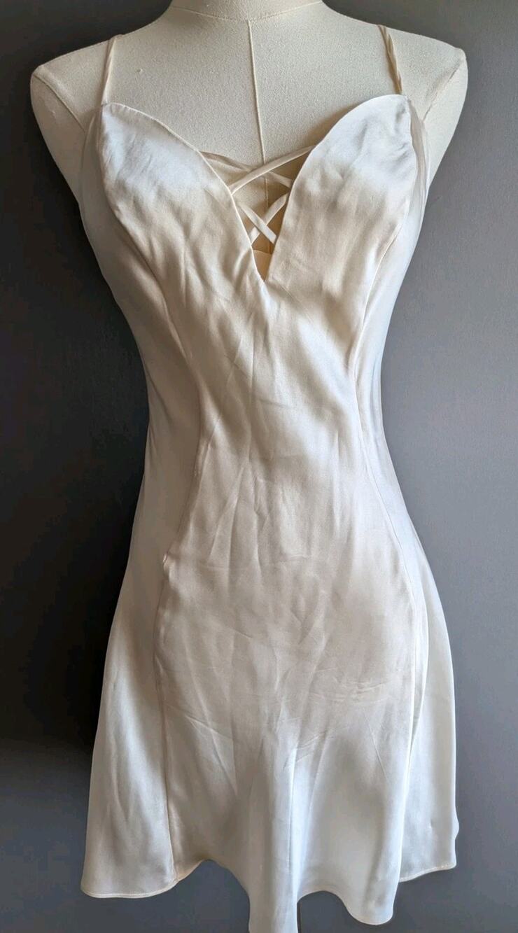 Victoria’s Secret Vintage 100% Silk Slip Dress M White Ivory Y2K Romantic